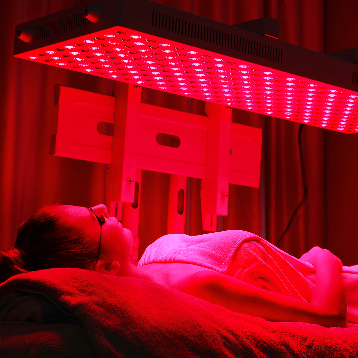Remote Control Series Professional Red Light Therapy Device with Stand